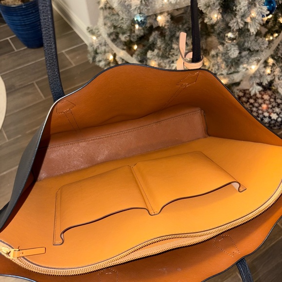 Tory Burch Black Leather Tote Bag - Picture 4 of 5